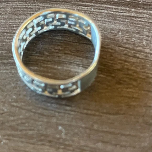 925 Silver Geometric Pattern Ring. - Picture 3 of 4